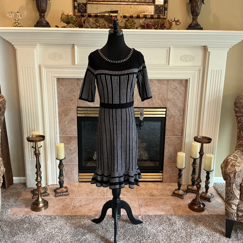 NWT TAYLOR Flounce Hem Mermaid Fit Black and White Dress 3/4 Sleeve Size M